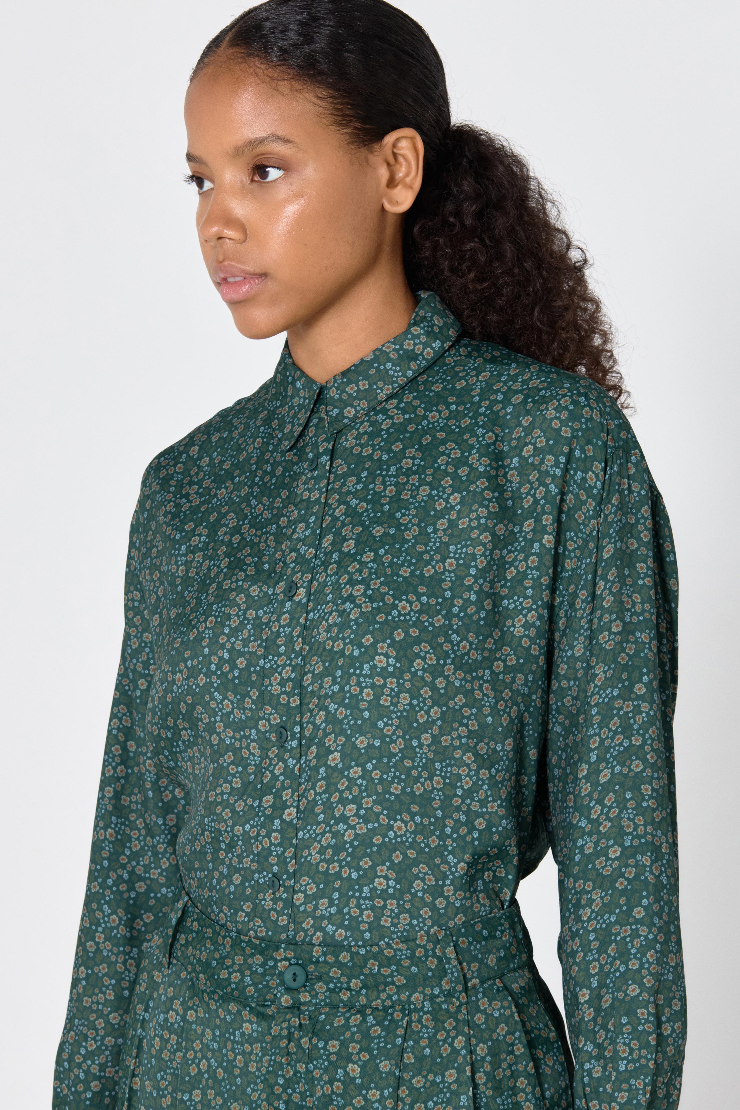 Flowers viscose shirt bottle green