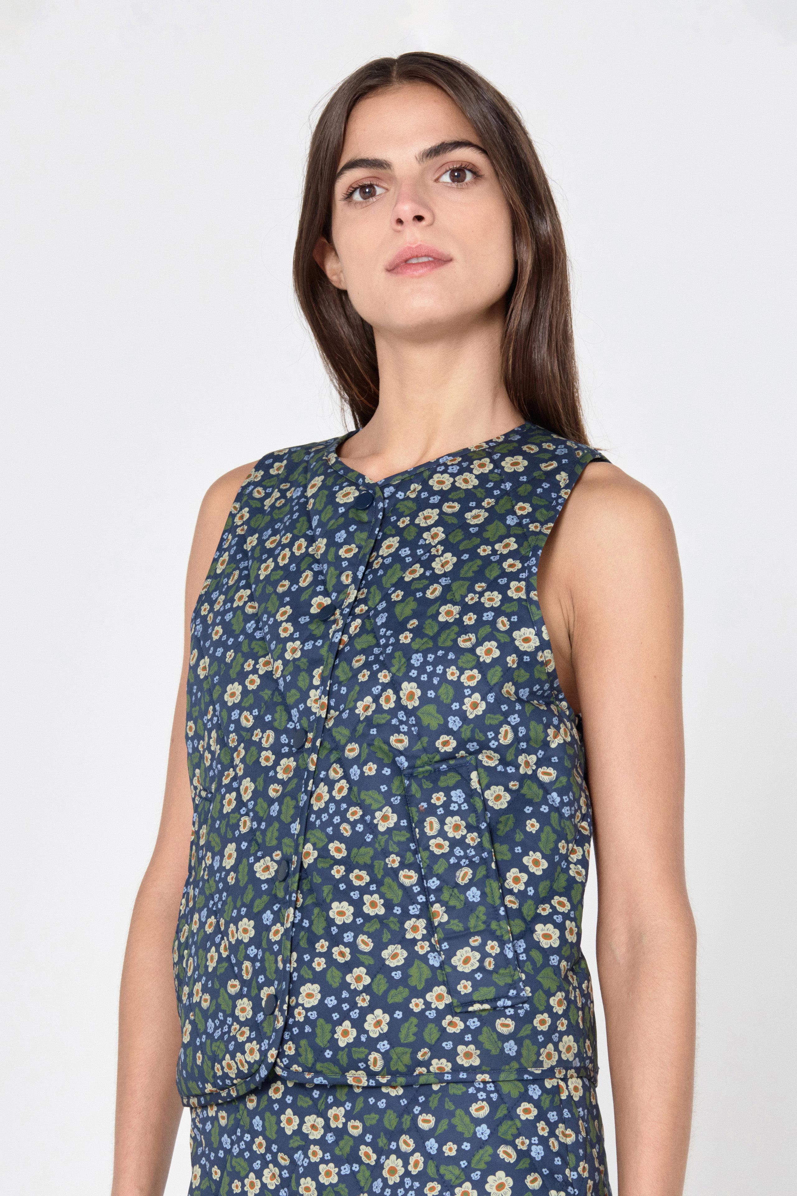 Flowers quilted vest navy