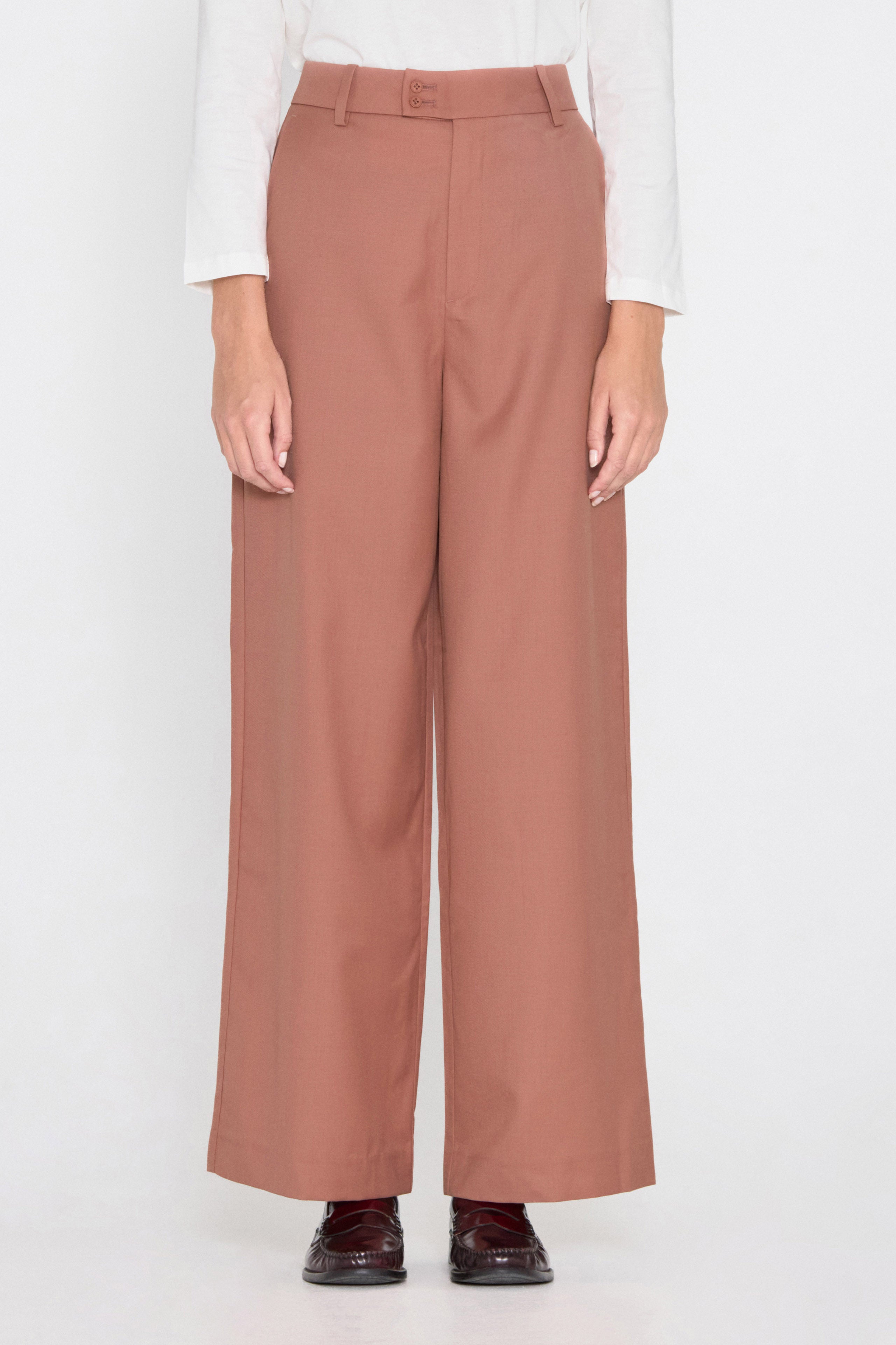 Fluid trousers nude