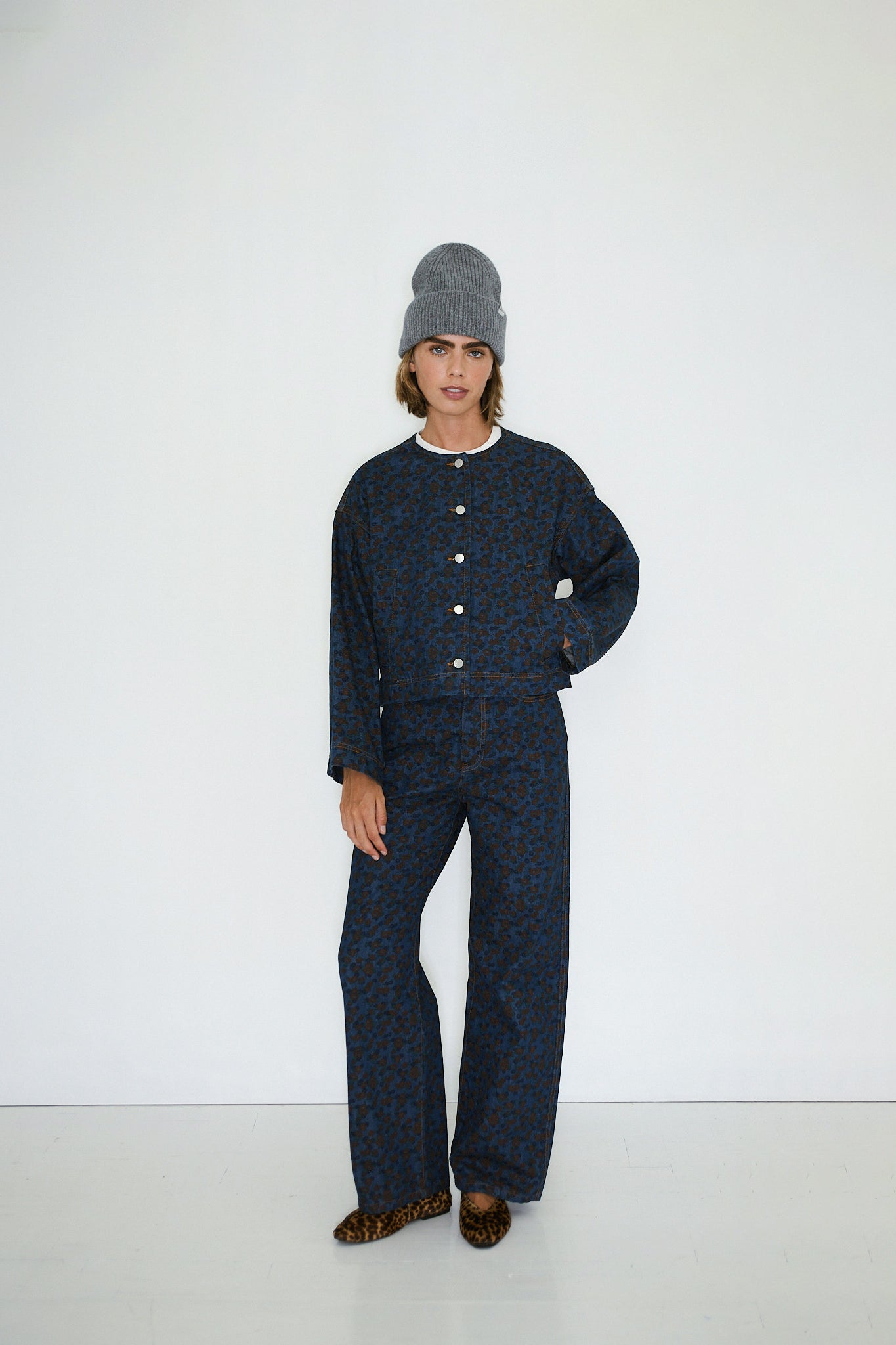 CHAQUETA CORTA FLOWERS deep indigo