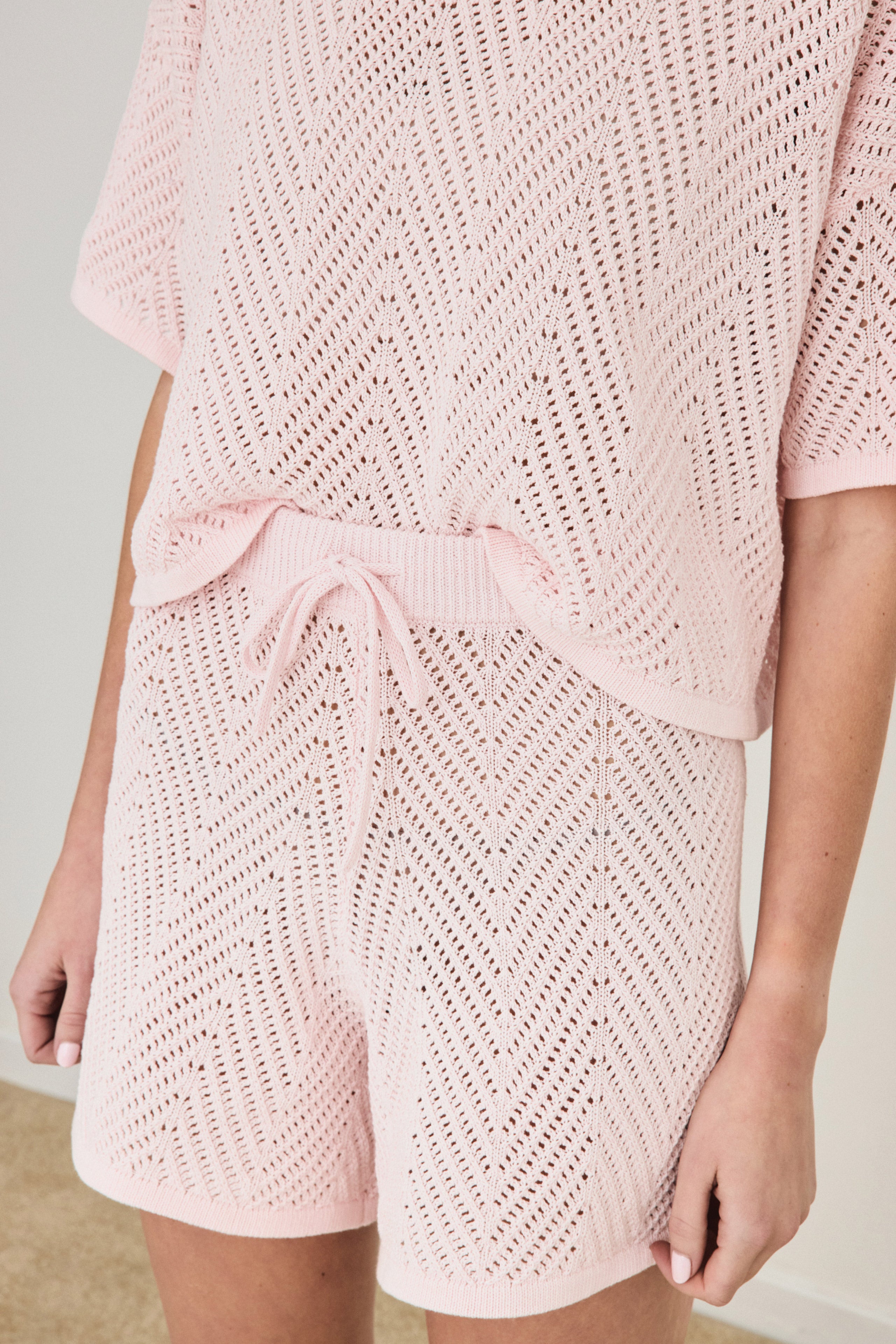 SHORT DE PUNTO CALADO pastel pink