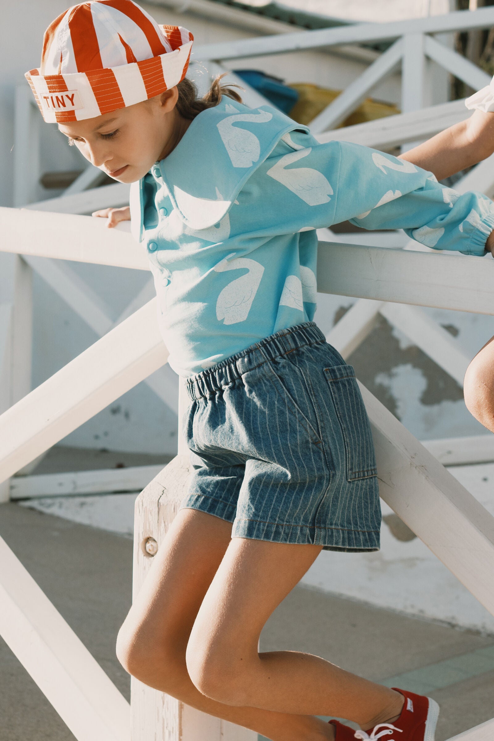 STRIPES DENIM SHORTS light wash denim