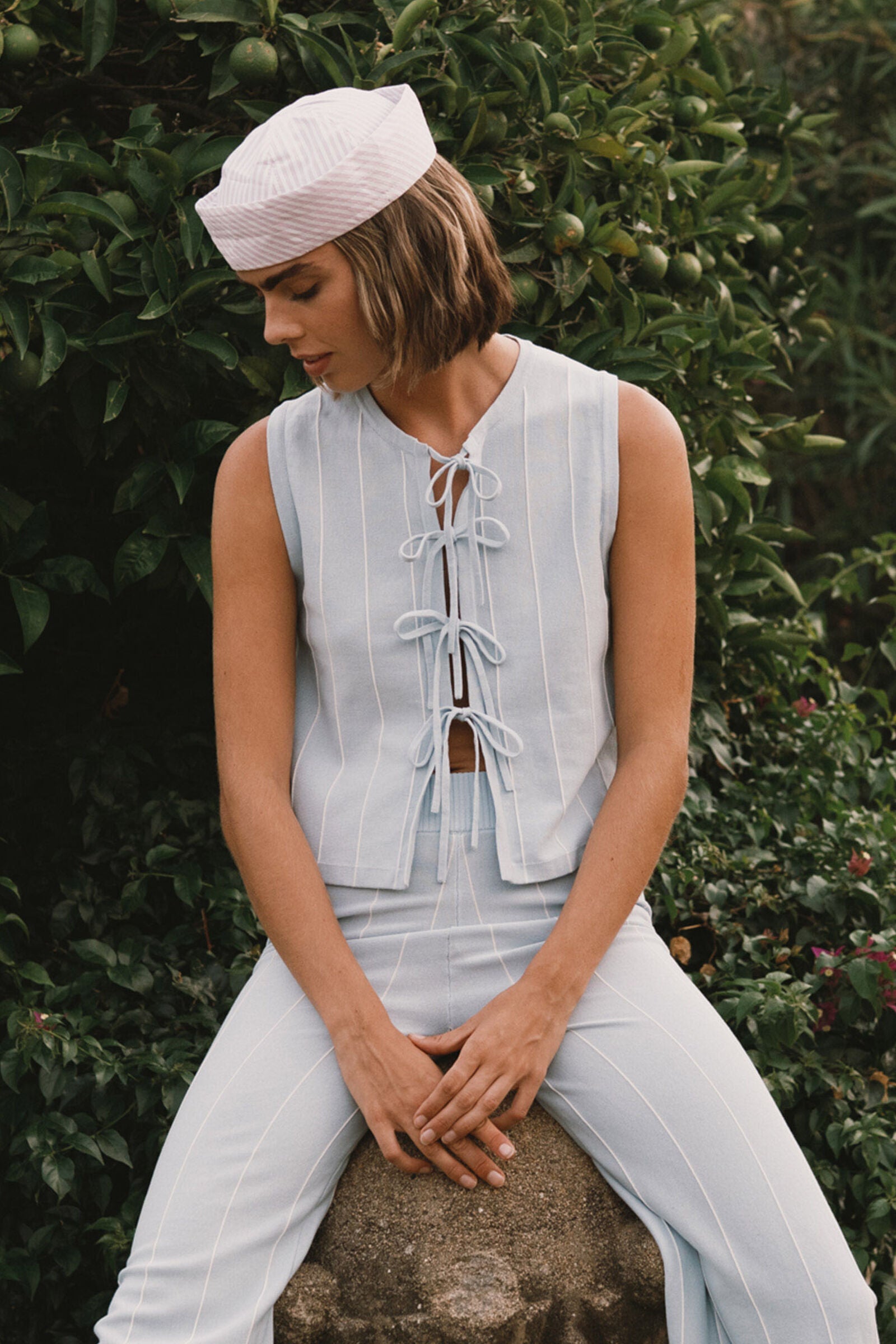 TIE DETAIL VEST pretty blue